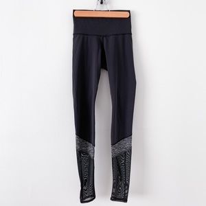 Lululemon size 8 If You’re Lucky mesh black